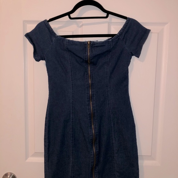 Off Shoulder Denim Dress - Picture 4 of 4